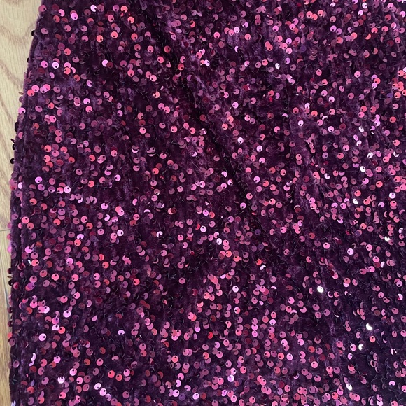 Maroon Sequin Mini Skirt - Picture 3 of 4